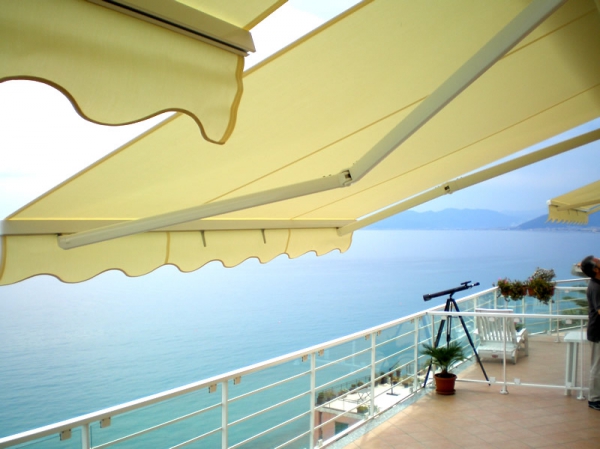 Foto tenda da sole per balconi